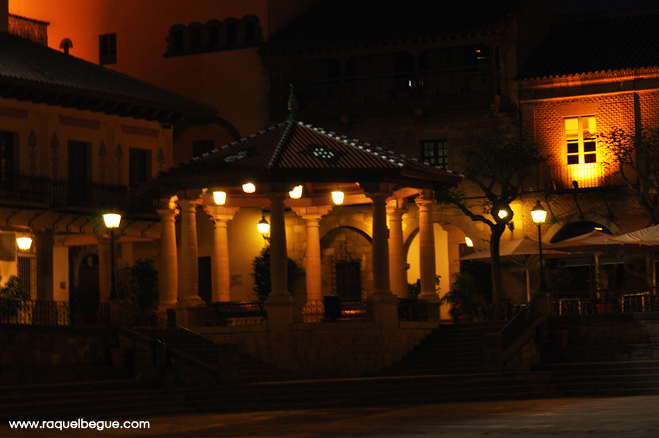 pueblo-espanyol-noche